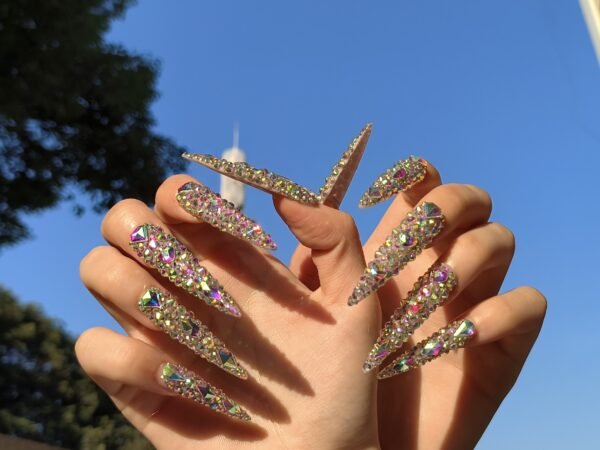 Dreamy Diamond Gradient Nails: Adhesive Bracelet in Gift Box Easy Wear - Image 4