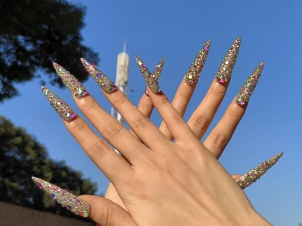 Dreamy Diamond Gradient Nails: Adhesive Bracelet in Gift Box Easy Wear - Image 5
