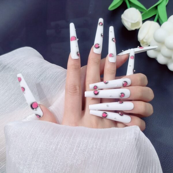 Love Shines Nails: Stylish Individualized Wearable Armor for Glam - Image 4
