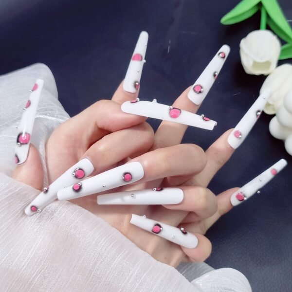 Love Shines Nails: Stylish Individualized Wearable Armor for Glam - Image 5