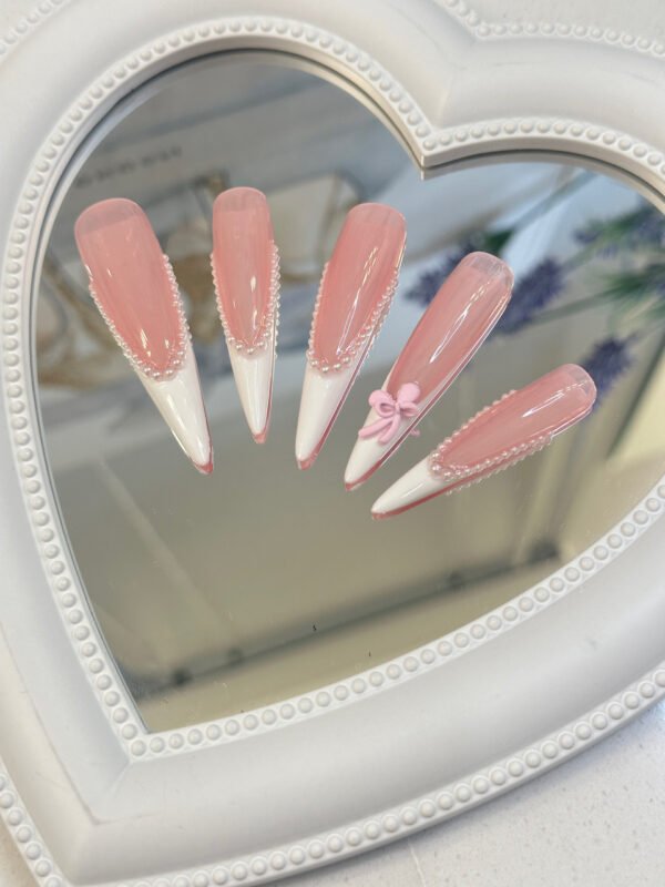 Fluorescent Green Nails: One-Click Fairy Tale on Fingertips - Image 4