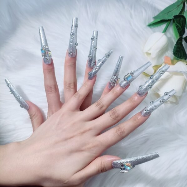 Starry Silver Diamond Nails: One-Click Dazzle - Image 3